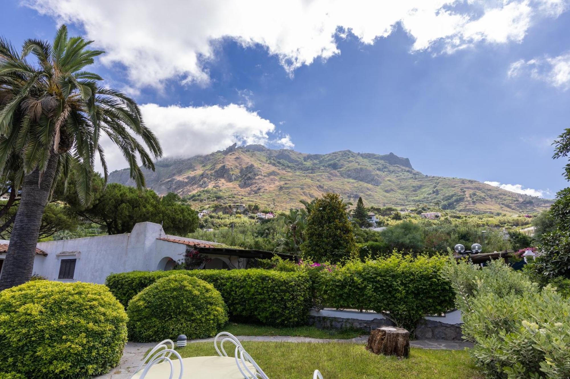 Villetta Con Giardino Esclusivo Di 1000 Mq, Piscina, Tennis, Calcio, Bocce Forio di Ischia Dış mekan fotoğraf