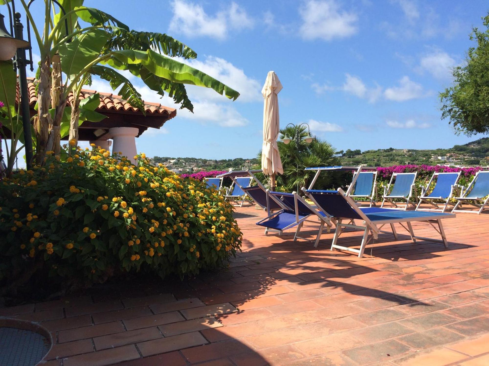 Villetta Con Giardino Esclusivo Di 1000 Mq, Piscina, Tennis, Calcio, Bocce Forio di Ischia Dış mekan fotoğraf